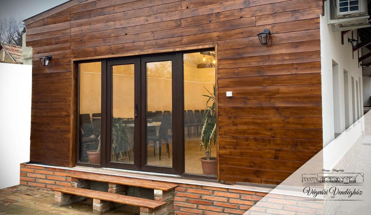 Végvári Vendégház Magyarbóly Exterior foto
