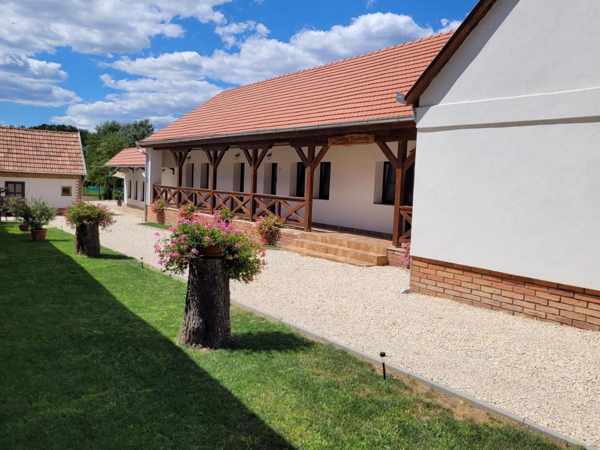 Végvári Vendégház Magyarbóly Exterior foto